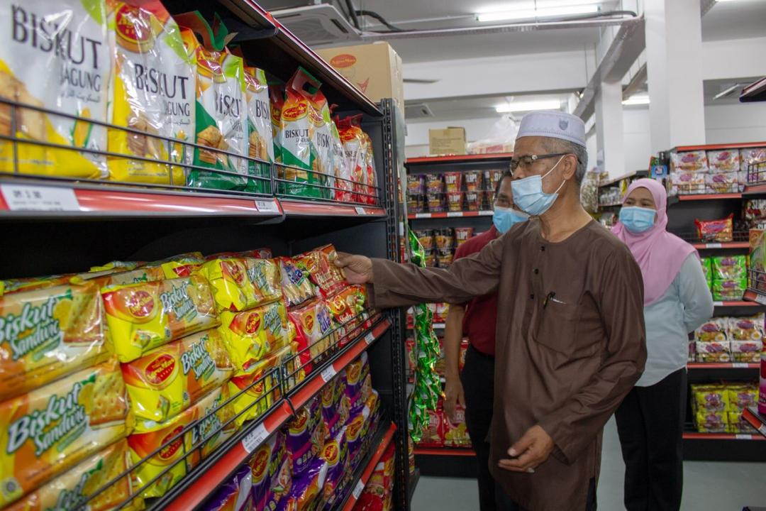 25 September 2020 (Jumaat)|3.00 petang|Lawatan Kerja YB Datuk Wira Hj. Ghazale b. Muhamad, Ahli Lembaga Pengarah FAMA ke Program Minggu Usahawan@Agrobazaar Sendayan. Beliau dibawa melawat ke premis Agrobazaar Sendayan dan diterangkan secara ringkas mengenai operasi dan terdapat pelbagai jenis produk jualan boleh didapati seperti barangan segar, barang kawalan, barangan Agromas, hingga ke produk IKS yang pastinya dapat menarik pengunjung sekitar Sendayan.