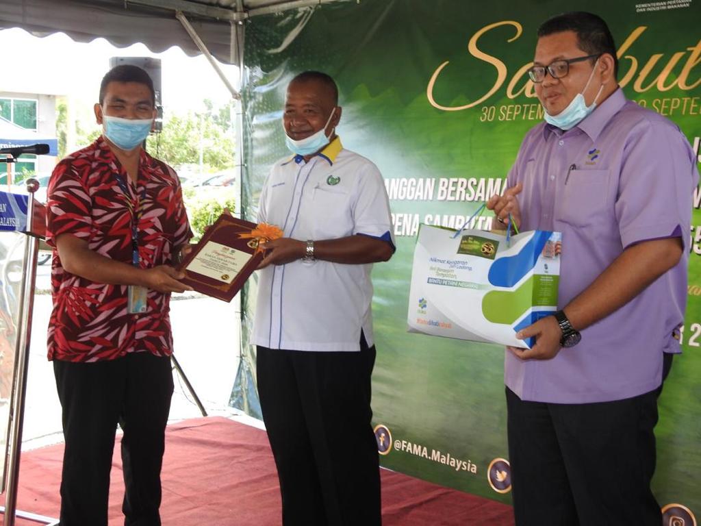 30 September 2020 | Sambutan Ulang Tahun FAMA yang ke-55 Tanggal 30 September 2020 (Rabu) adalah hari keramat bagi semua warga kerja FAMA di seluruh Malaysia dimana ianya merupakan tarikh Sambutan Ulang Tahun FAMA yang ke-55. Kehangatan sambutan ulang tahun ini dapat dirasai dengan meriah dan penuh warna-warni. Pelbagai aktiviti sambutan telah dilaksanakan dengan berpaksikan tema sambutan tahun ini iaitu “Keseimbangan Dalaman & Luaran”.