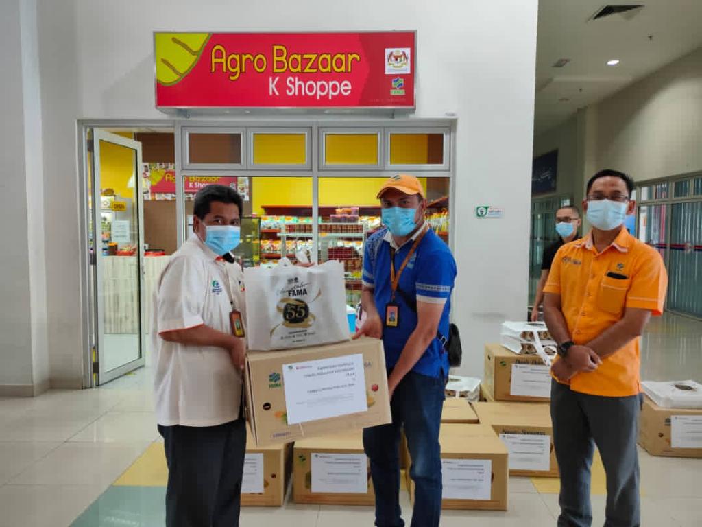 20 Nov 2020 Khamis Pejabat Fama Negeri Perak Penyerahan Kit Kebajikan Fama Fasa 2 Seramai 45 Orang Penerima Kit Kebajikan Fama Adalah Dari Kakitangan Fama Negeri Dan Fama Daerah Di Negeri Perak Fama