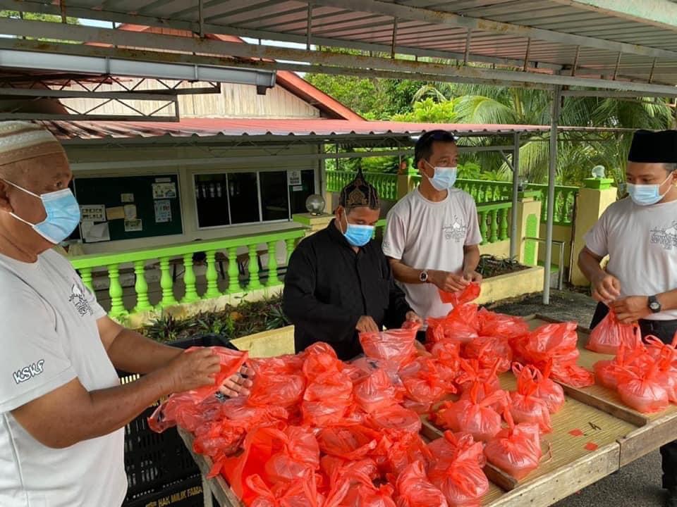 30 April 2021 Jumaat Masjid Al Junid Kampung Chin Chin Program Agihan Bubur Lambuk Sumbangan Ihya Ramadhan Sempena Jelajah Ramadhan Yb Datuk Seri Ahmad Hamzah Timbalan Menteri Pertanian