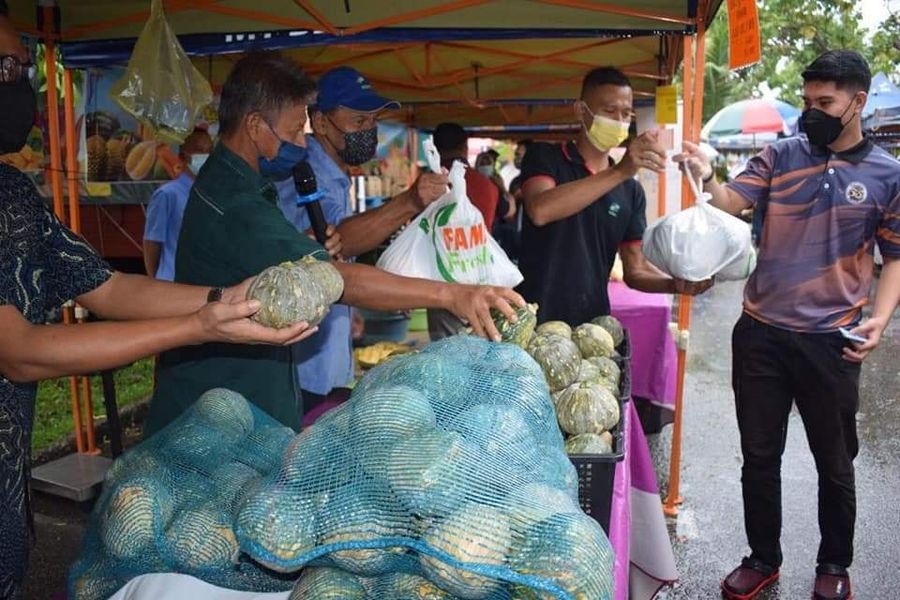 11 November 2021 Labu Street Food Program Myrakyat Di Pasar Tani Padang Hiliran Kuala Terengganu Program Labu Street Food My Rakyat Anjuran Fama Negeri Terengganu Berlangsung Bagi Mempromosikan