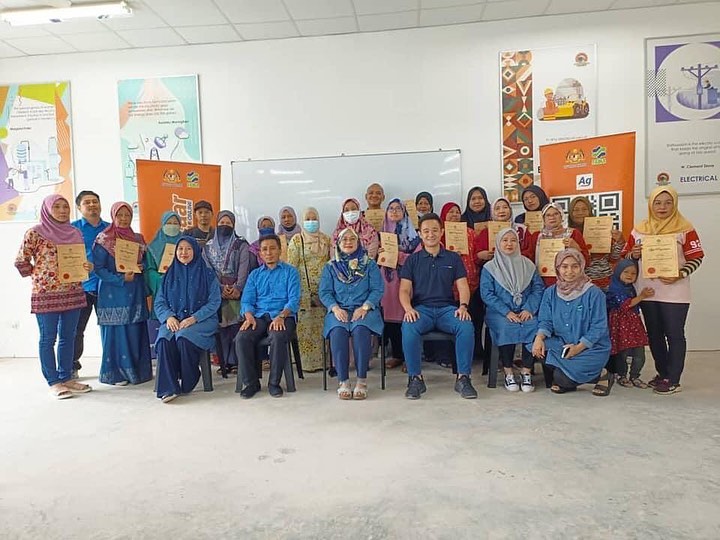 17.06.2022 | Jumaat | Centre of Technical Excellence Sarawak (CENTEXS), Lundu | Kursus Usahawan Pengedar FAMA Siri 3/2022. Seramai 22 orang telah mengikuti kursus yang telah dianjurkan oleh FAMA Negeri Sarawak.