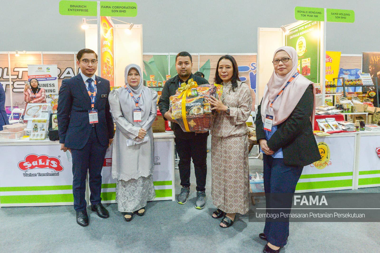 13 Sept 2023 | Rabu | 3.00 Petang | Sekitar Kunjungan Yang Amat Mulia Tengku Puteri Seri Lela Manja Tengku Dato’ Hajjah Nong Fatimah Binti Al-Marhum Sultan Haji Ahmad Shah Al-Musta’in Billah, DK., SIMP., di Pavilion KPKM sempena MIHAS 2023