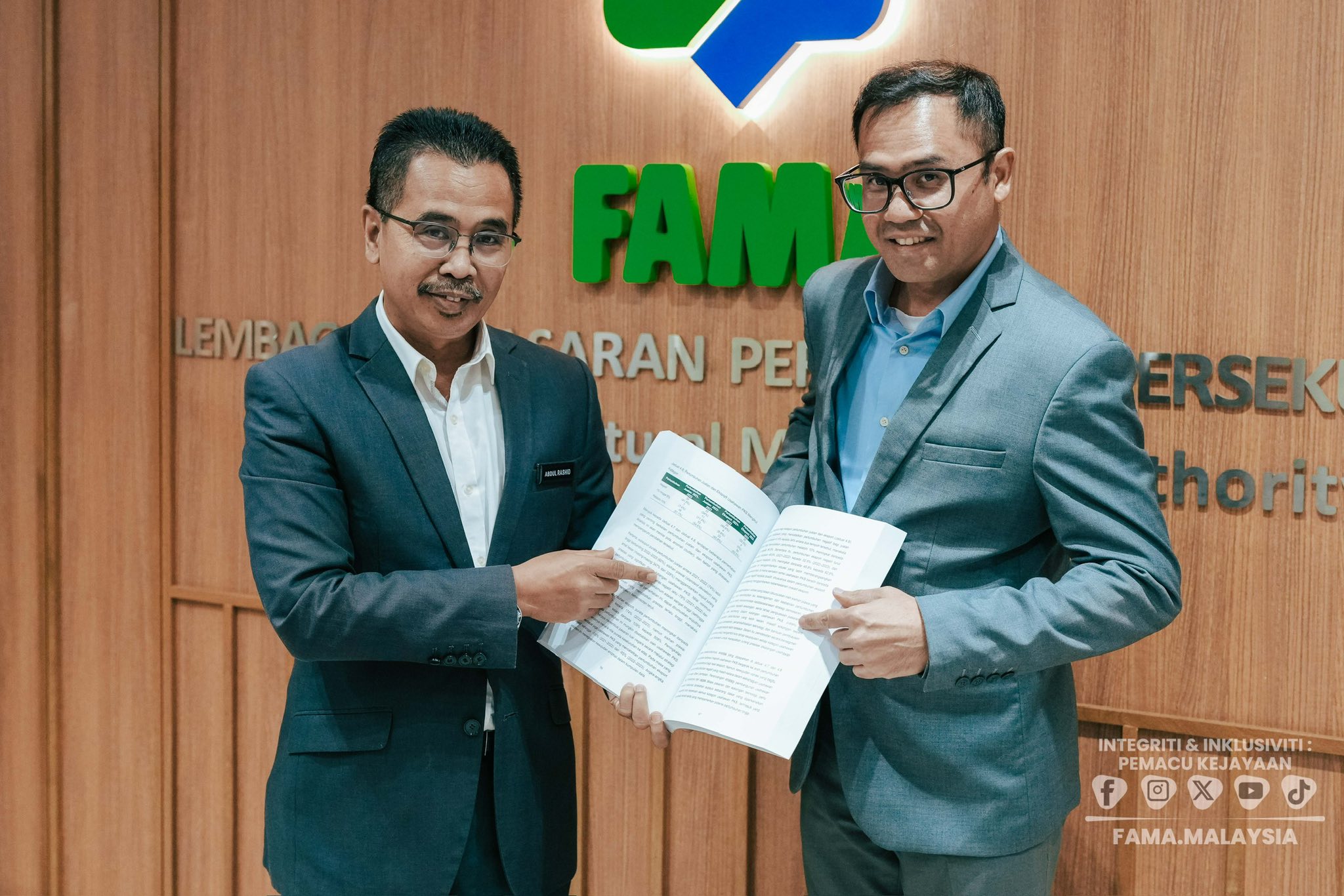 27 MEI 2025 | SESI PENYERAHAN LAPORAN AKHIR KAJIAN KEBERKESANAN PELAKSANAAN PROJEK PEMBEKALAN AGROXPORT TAHUN 2024 | BANGUNAN FAMA POINT
