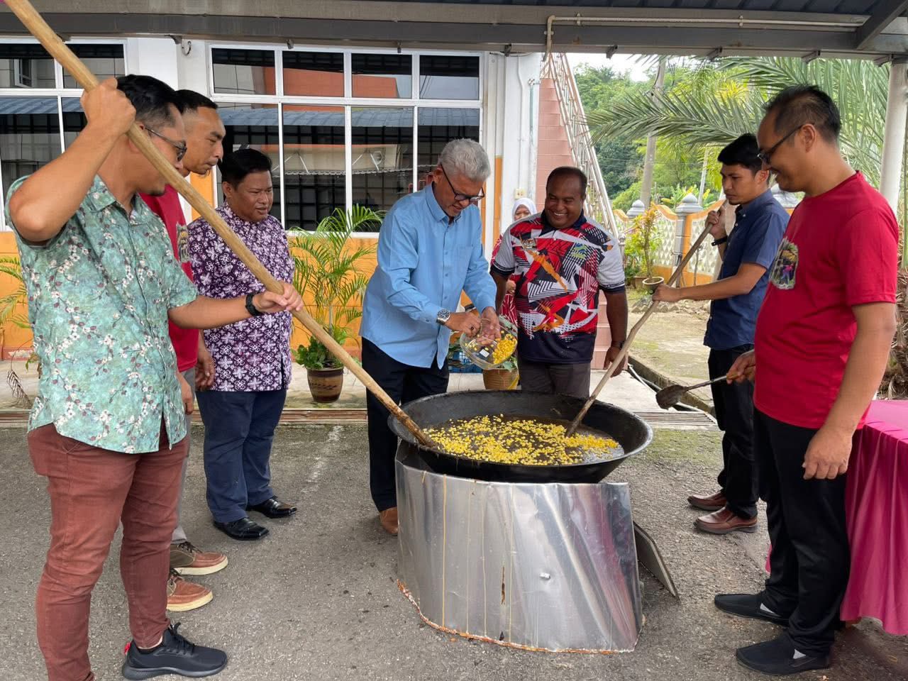 13 Julai 2025 l Aktiviti Mengacau Bubur Asyura dan Program Penyerahan Geran Pembaikan Imej (Pembungkusan & Label)| Pejabat FAMA Negeri Terengganu