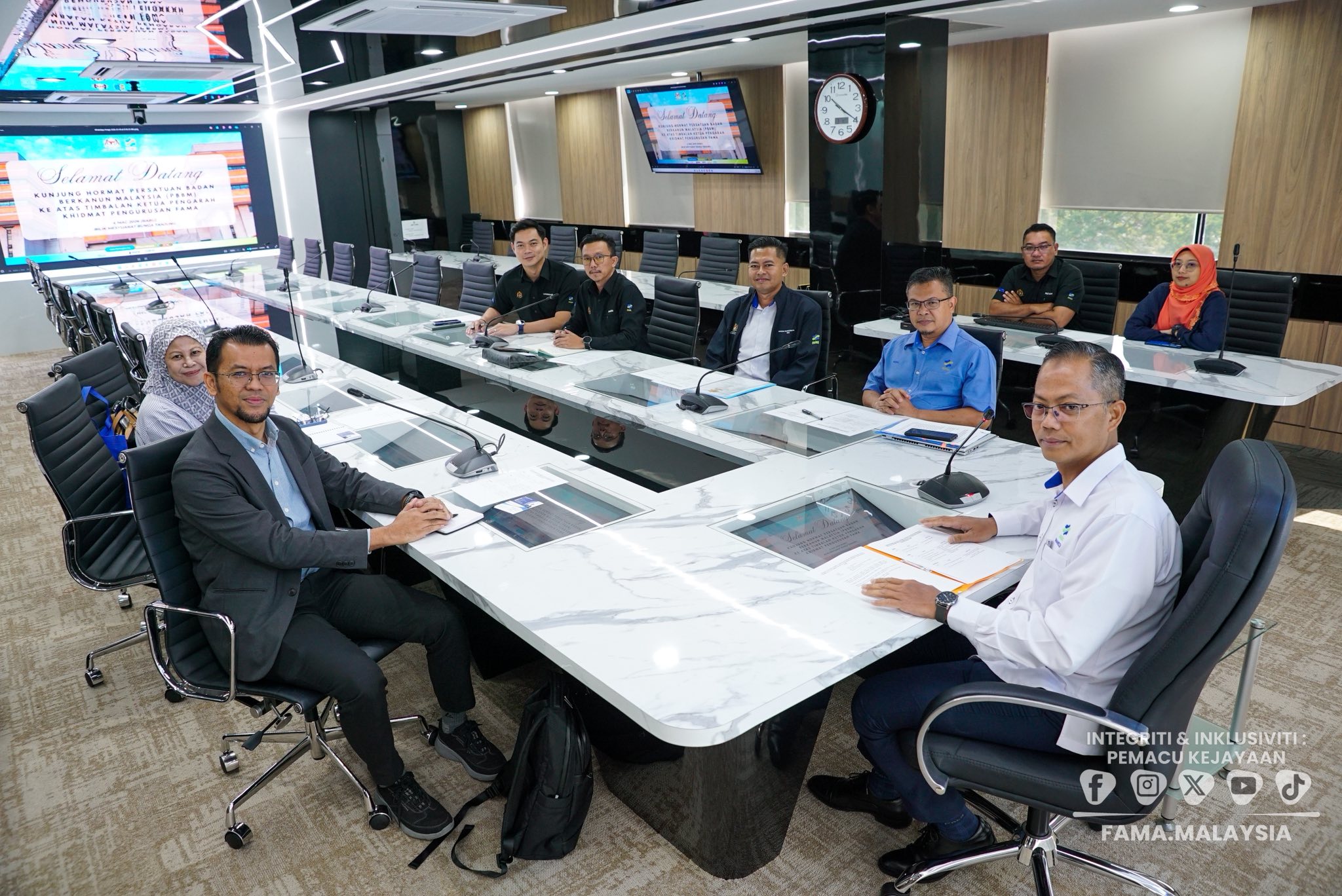 4 Mac 2026 | Kunjungan Hormat Persatuan Badan Berkanun Malaysia (PBBM) Ke Atas Timbalan Ketua Pengarah (Khidmat Pengurusan)FAMA | Bilik Mesyuarat Bunga Tanjung, Tingkat 4, Bangunan FAMA Point